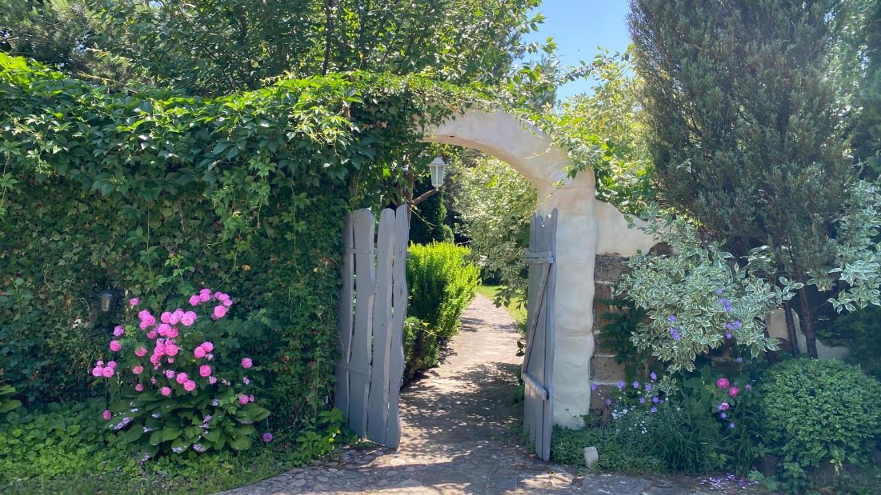 Flower Street Свитязь Экстерьер фото