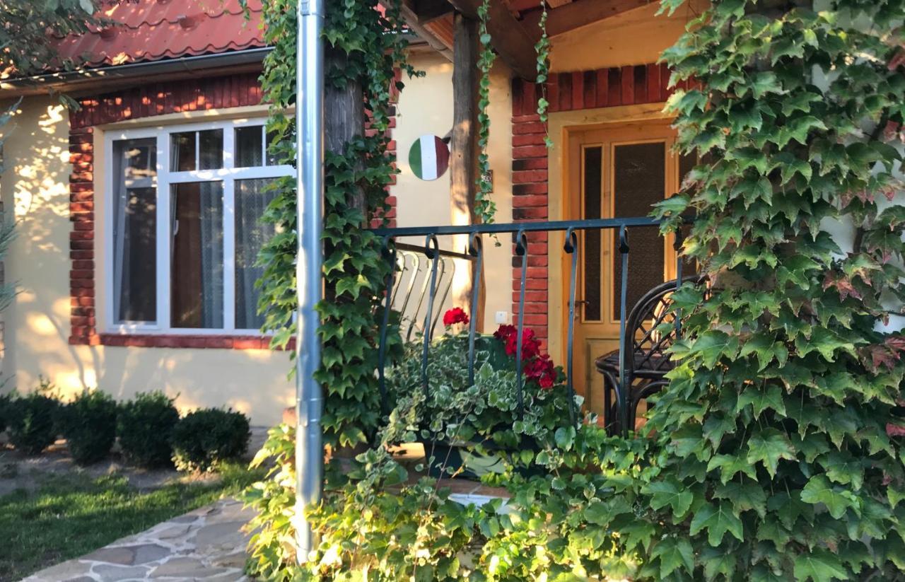 Flower Street Свитязь Экстерьер фото